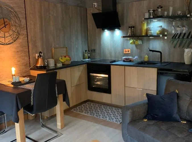 Aaron\'S Bothy